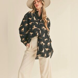 Women’s Oversized Button Down Shirt Leopard Style Dressed in LALA made by &merci